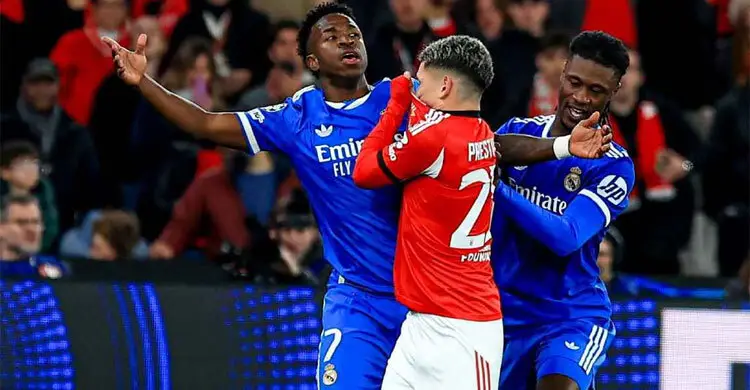 আবারও বর্ণবাদে জর্জরিত ভিনিসিয়ুস, প্রেস্টিনকে বললেন ‘কাপুরুষ’