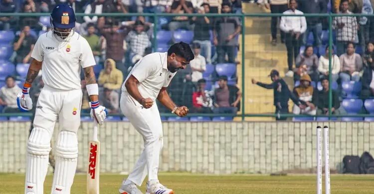 পেসারকে কোহলির উইকেট নেওয়ার কৌশল শিখিয়ে দেন বাসচালক!