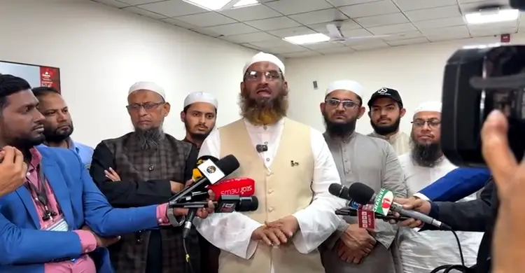 বিভিন্ন অনিয়মের অভিযোগ নিয়ে নির্বাচন কমিশনে মামুনুল হক