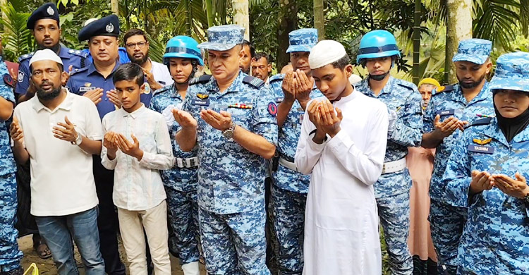 বিমান দুর্ঘটনায় নিহত মাসুমার কবরে বিমান বাহিনীর শ্রদ্ধা