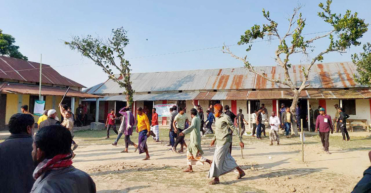 ময়মনসিংহে কেন্দ্র দখল করে সব ব্যালট বাক্স ছিনতাই