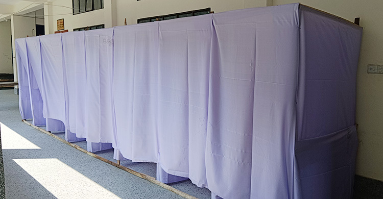 প্রস্তুত কেন্দ্র, ব্যালট যাবে ভোটের দিন সকালে