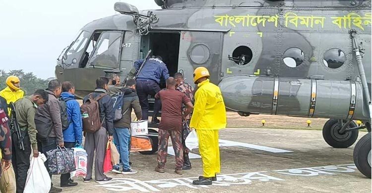 অতিদুর্গম ২০ কেন্দ্রে হেলিকপ্টারে যাবে ভোটের সরঞ্জাম
