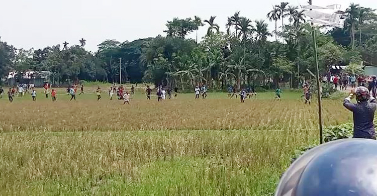 নেত্রকোনায় ভোটকেন্দ্রের বাইরে সংঘর্ষ, আহত ১০