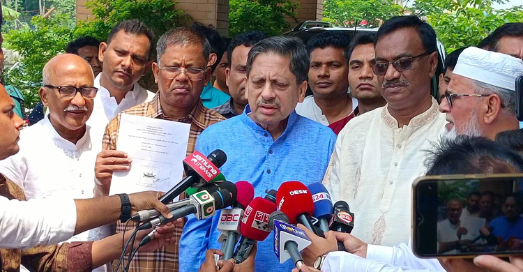 উন্নয়নের প্রতিশ্রুতি খোকনের, শঙ্কায় অন্য প্রার্থীরা