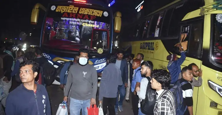 দূরপাল্লার বাসের সংকট, অনলাইনে মিলছে না টিকিট