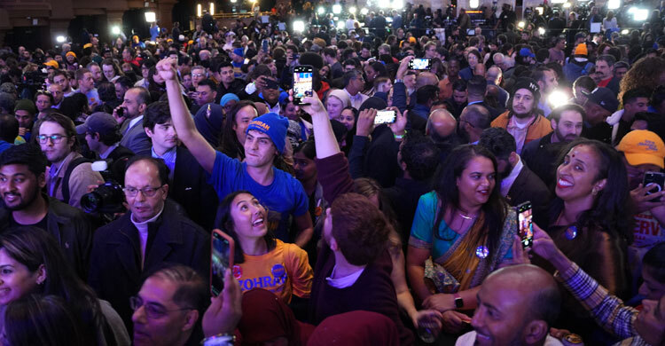 যুক্তরাষ্ট্রজুড়ে ডেমোক্র্যাটদের জয়জয়কার, চ্যালেঞ্জের মুখে ট্রাম্প