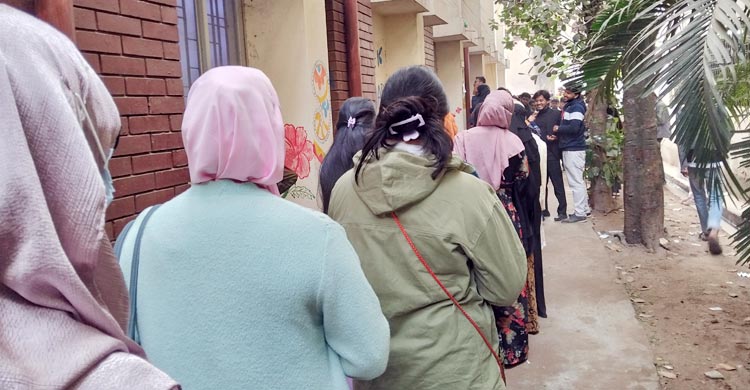 জকসু নির্বাচন: দুপুরের পর বাড়ছে ভোটার উপস্থিতি