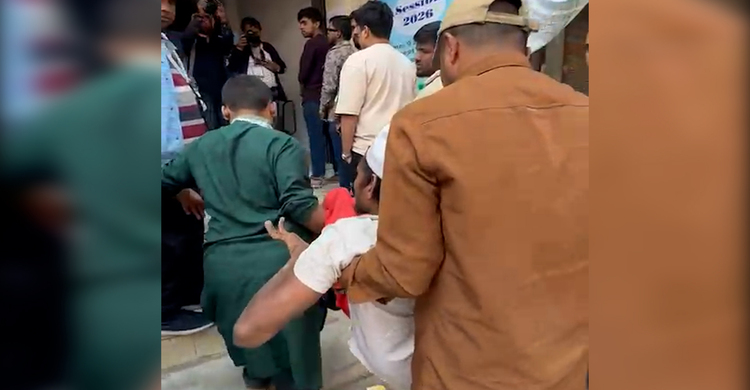 কোলে তুলে গণতন্ত্রের পথে