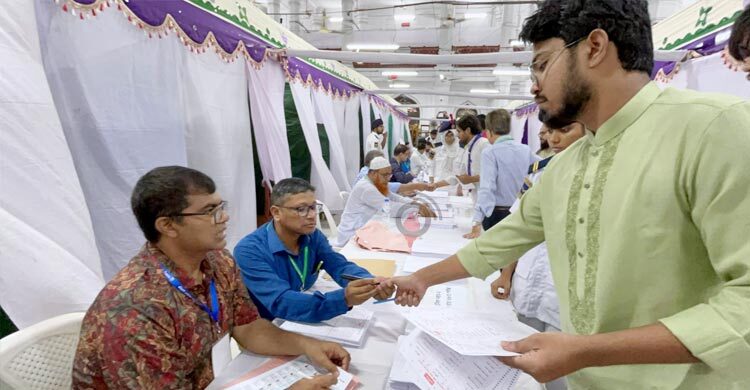 প্রথম দুই ঘণ্টায় ২ কেন্দ্রে ভোট পড়েছে হাজারের বেশি