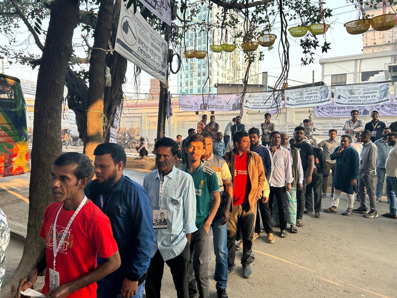 ভোটের উৎসব, মানুষের মুখে ঈদের হাসি