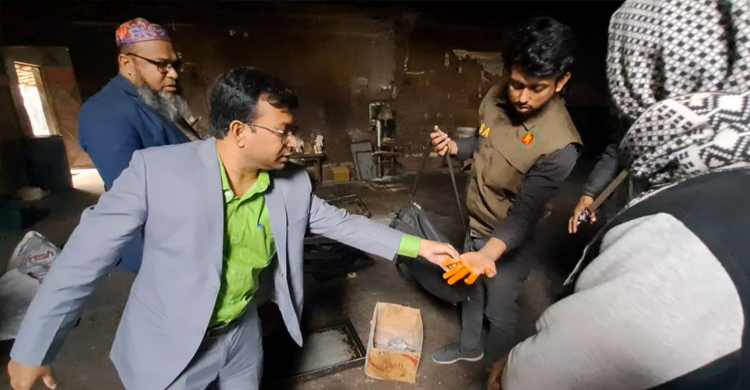 কাপড়ের রং দিয়ে বেকারির খাবার তৈরি, লাখ টাকা জরিমানা