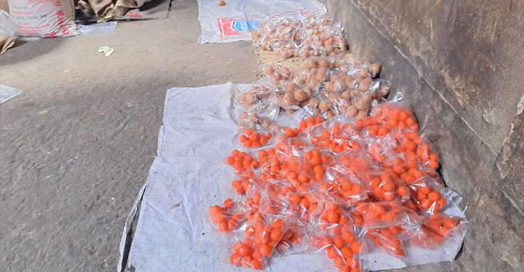 কাপড়ের রং দিয়ে বেকারির খাবার তৈরি, লাখ টাকা জরিমানা