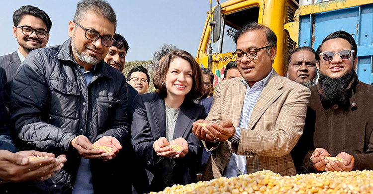 ৮ বছর পর বাংলাদেশে এলো যুক্তরাষ্ট্রের ভুট্টা