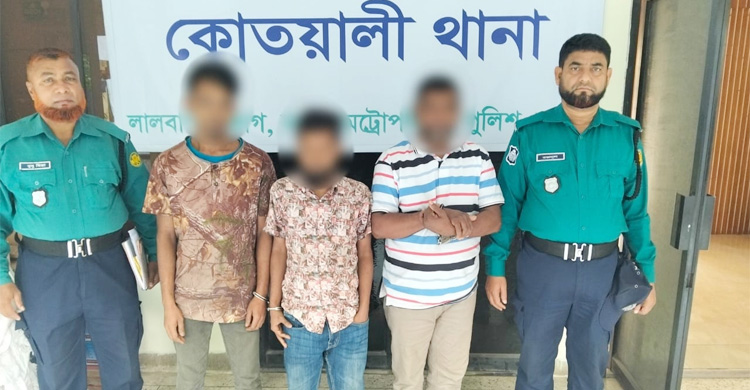 রাজধানীতে নারীসহ ৪ ছিনতাইকারী গ্রেফতার