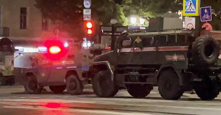 রক্তপাত এড়াতে মস্কোর দিকে যাওয়া বন্ধ করলো ওয়াগনার বাহিনী