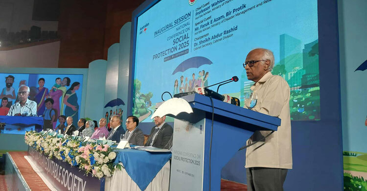 ভাতাভোগীর ৫০ শতাংশই সামাজিক বা রাজনৈতিক সুবিধাভোগী