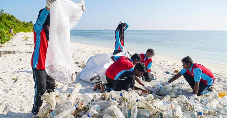 মালদ্বীপের প্লাস্টিক বর্জ্য