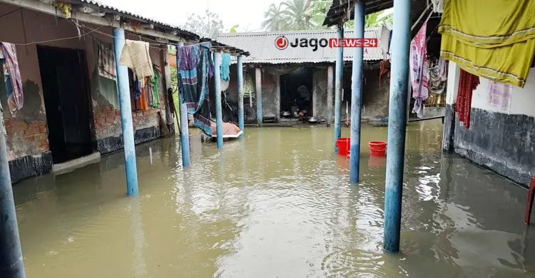‘কয়ডা যে খাবো সেখানেও ভয়, টয়লেটে যাবো ক্যামনে’
