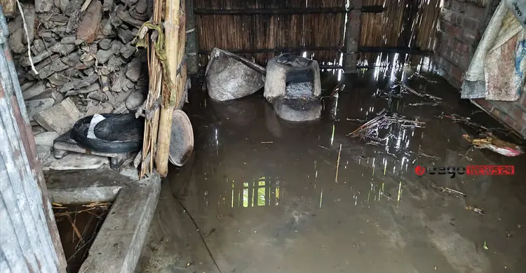 ‘কয়ডা যে খাবো সেখানেও ভয়, টয়লেটে যাবো ক্যামনে’