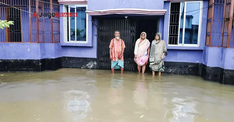 ‘কয়ডা যে খাবো সেখানেও ভয়, টয়লেটে যাবো ক্যামনে’
