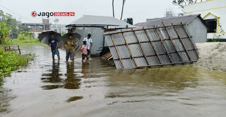 ‘কয়ডা যে খাবো সেখানেও ভয়, টয়লেটে যাবো ক্যামনে’