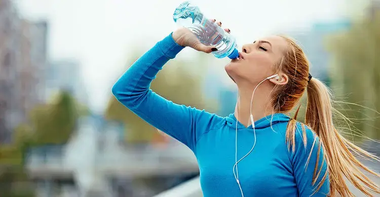 পানি পানেই কি ত্বক সুন্দর থাকে?