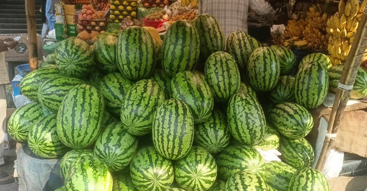 ঢাকায় তরমুজের কেজি ৪৫-৬০ টাকা
