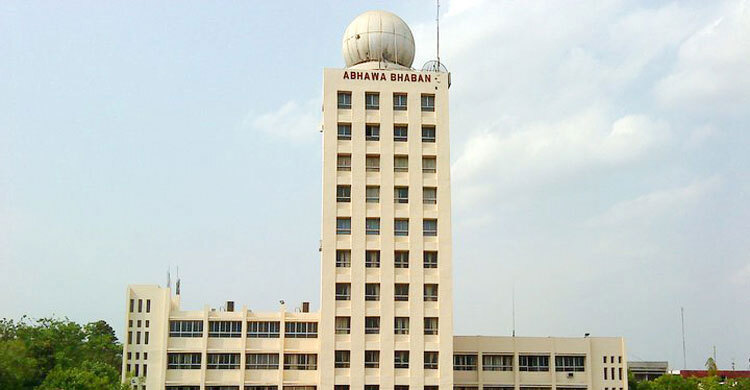 আগস্টজুড়ে ভ্যাপসা গরমের আভাস, হতে পারে বন্যাও