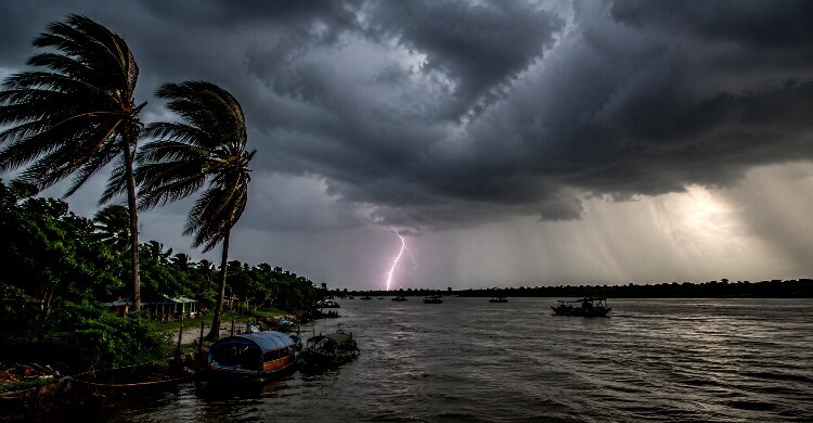 দেশের ১০ অঞ্চলে ঝোড়ো হাওয়াসহ বজ্রবৃষ্টির আভাস