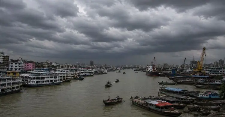 দেশের ২০ অঞ্চলে বজ্রসহ বৃষ্টির আভাস