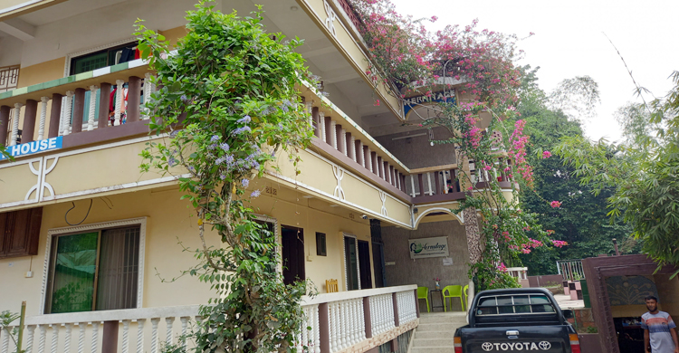 পর্যটক নেই মৌলভীবাজারের বিনোদনকেন্দ্রে