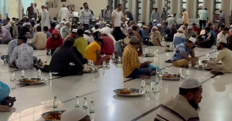 বায়তুল মোকাররমে গণ ইফতার, শরিক হতে পারেন যে কেউ