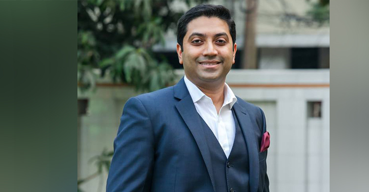 আহত কর্মীদের দেখতে তড়িঘড়ি করে হাজির ববি হাজ্জাজ