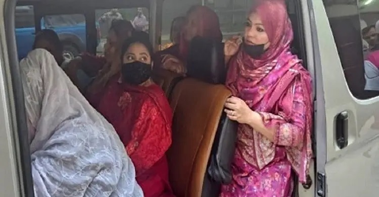 8 held over AL flash procession in Dhanmondi