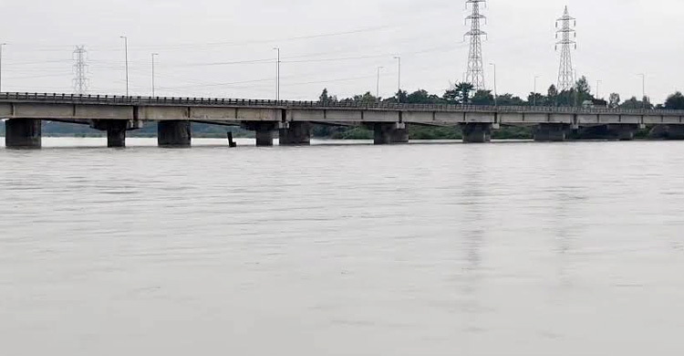 গজলডোবা থেকে ছাড়া হচ্ছে বাড়তি পানি, তিস্তায় সতর্কতা জারি