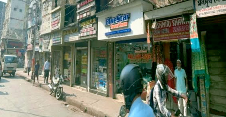 বছর ঘুরলেও পর্যটক খরা কাটেনি কলকাতায়, হতাশ ব্যবসায়ীরা