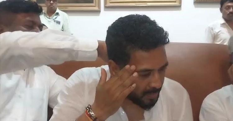 টেনে-হিঁচড়ে বের করে দেওয়া হলো বিজেপির ৫ বিধায়ককে