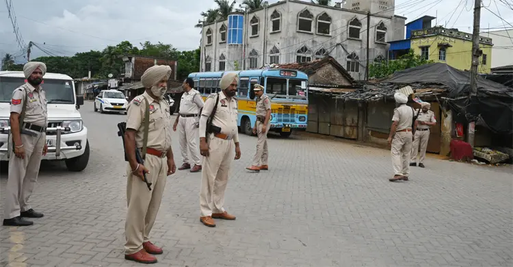 পশ্চিমবঙ্গে নির্বাচনের আগে সব মদের দোকান বন্ধের নির্দেশ