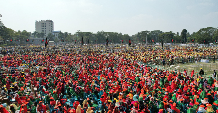 বরিশালে শেখ হাসিনার জনসভাস্থলে মানুষের ঢল