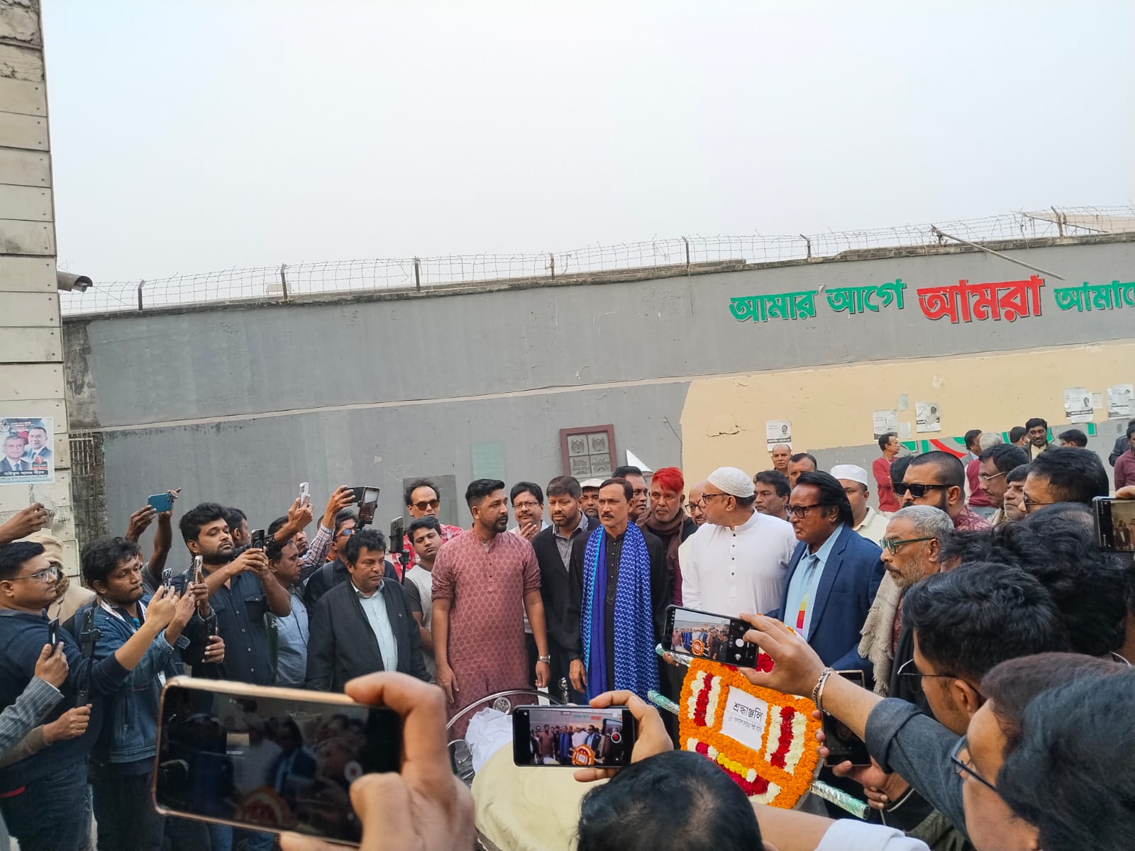 শেষবার এফডিসিতে নায়ক জাভেদ, শ্রদ্ধা নায়ক-খলনায়কদের