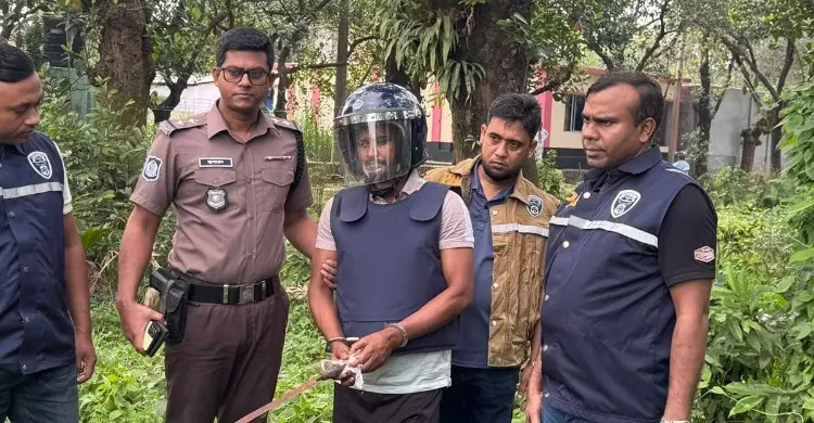 মোবাইল ফোন নিয়ে দ্বন্দ্বে কুপিয়ে হত্যা, পিবিআইয়ের জালে আসামি ধরা