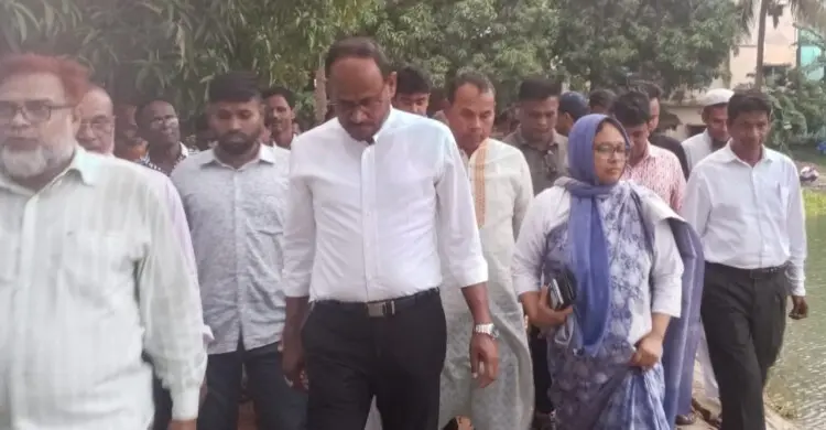 ক্ষতিগ্রস্ত খামারিদের পুনর্বাসনে সরকার সর্বোচ্চ গুরুত্ব দিচ্ছে