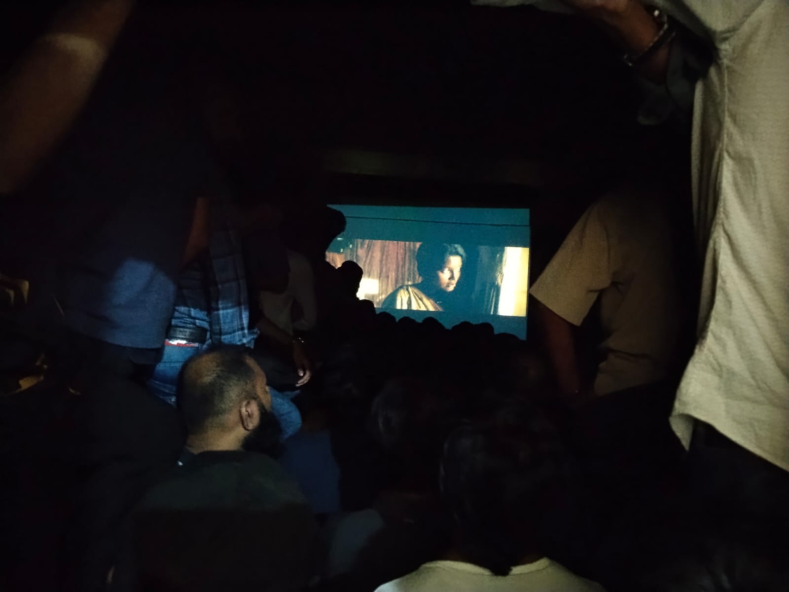 ‘রইদের’ চাপ নিতে পারেনি শিল্পকলা একাডেমি