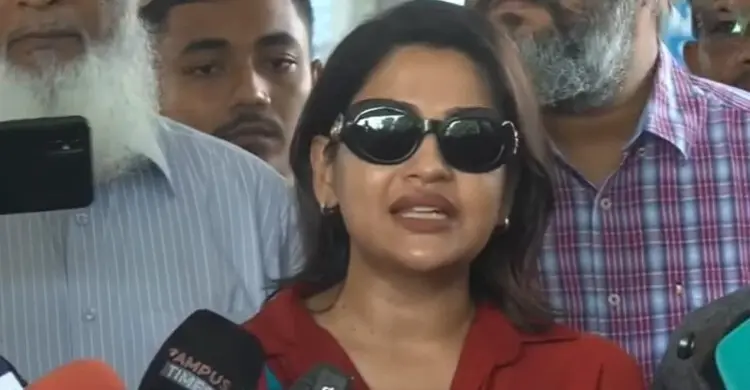 বিমানবন্দরে নেমে যা বললেন অভিনেত্রী আজমেরী হক বাঁধন