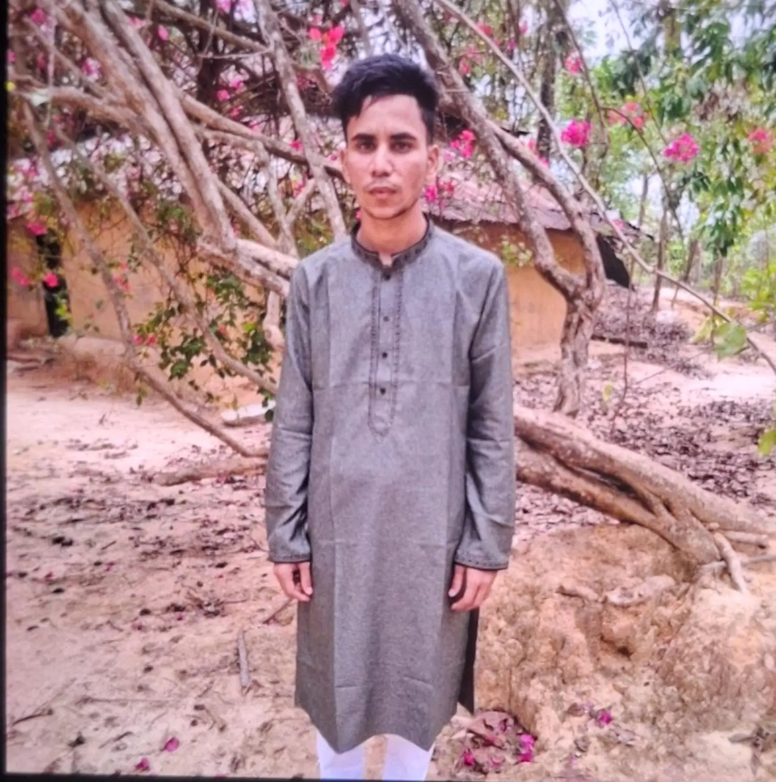 চিনি ক্রেতা রাহাত উদ্দিন জুয়েল