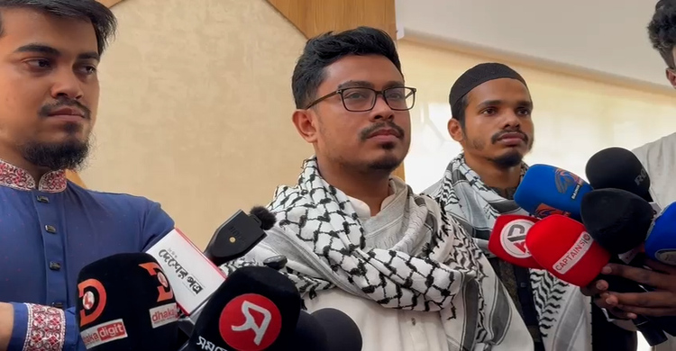 ঢাবির শারীরিক শিক্ষা কেন্দ্রের নতুন মসজিদ উদ্বোধন করলেন ডাকসু ভিপি