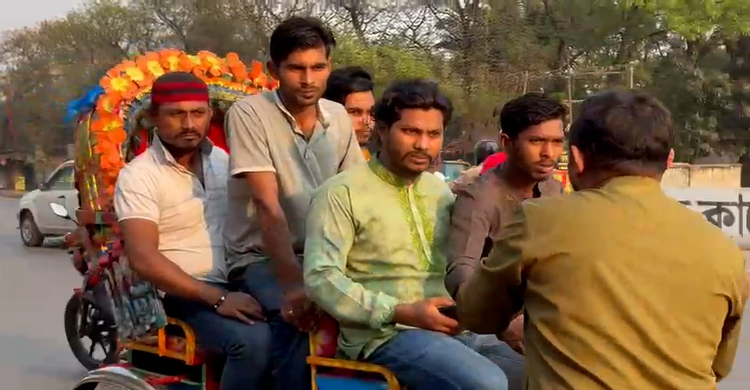 আগারগাঁওয়ে উল্টো পথে ব্যাটারিচালিত রিকশা চলাচলে বাড়ছে দুর্ঘটনা