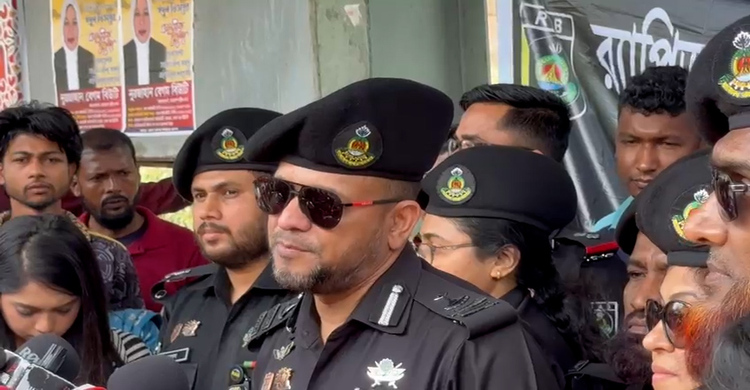 ঈদযাত্রা নিরাপদ রাখতে ৩ স্তরের নিরাপত্তা র‍্যাবের, মাঠে ৩২ টিম