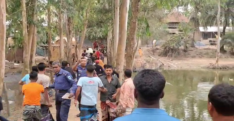 নাটোরে পুলিশের সামনেই দুই পক্ষের সংঘর্ষ ,আহত ৮